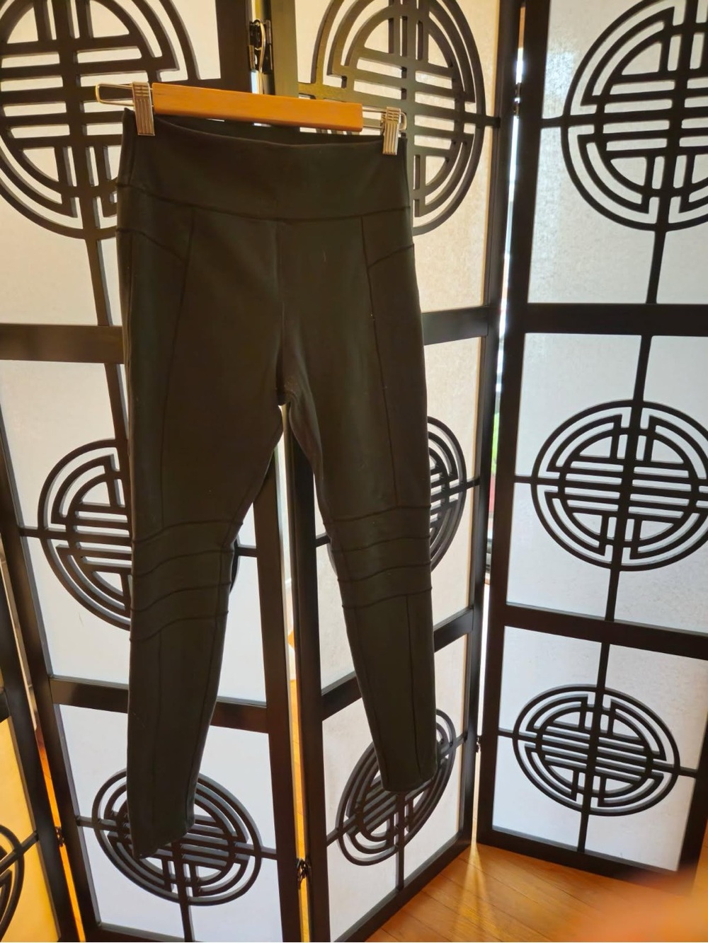 ALO Yoga Dark Green high waisted leggings.